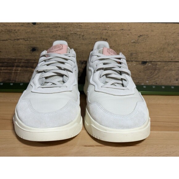 Athletic_Shoes